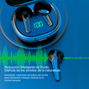 Graphic of PRO 50 black glossy wireless earbuds and their charging case with a blue digital "100" display. A green sound wave graphic and text "Reducción Inteligente de Ruido" are on a dark blue background, showing one earbud separately.