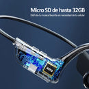 Close-up of black aerial conduction headphones. A transparent panel reveals a blue circuit board with a "32G" chip. Graphic text promotes "Micro SD de hasta 32GB" for independent music playback. This is a product render.